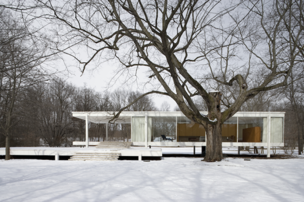 alt="casetrasparenti-architetture-glasshouse-casafarnsworth-miesvanderrohe"