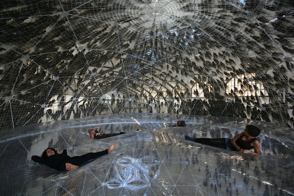alt="casetrasparenti-lifestyle-tomassaraceno"