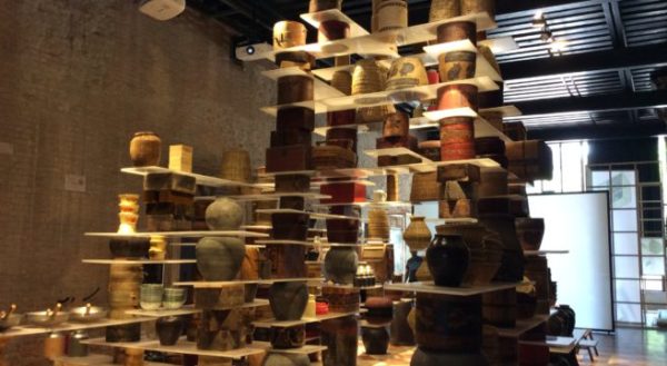 alt="cosavedereallabiennaledivenezia-architettura-venezia-universitaiuav-thefloatingkitchen-kengokuma"