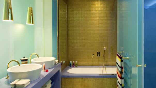 alt="design-in-viaggio-hotel-missoni-kuwait-city-mosaico-trend-bagno"