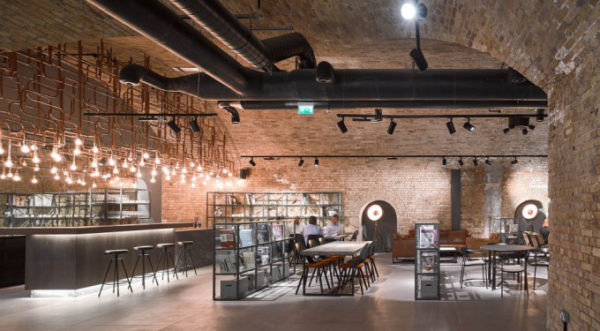 alt="effegibi@londra-architettura-londra-cphartwaterloo-morrow+lorraine"