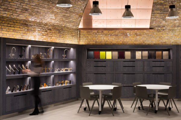 alt="effegibi@londra-lifstyle-londra-cphartwaterloo-morrow+lorraine"