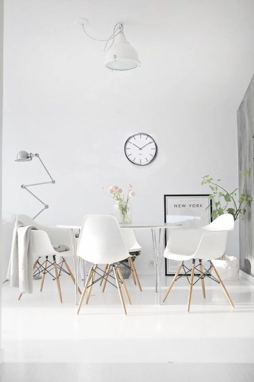 alt="interior-design-tendenza-white-minimal-vitra-daw-plastic-chair"