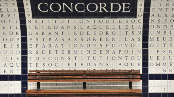 alt="laceramicadiamantata-design-parigi-metropolitanaparigi-fermataconcorde-francoiseschein"