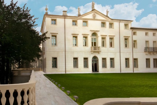 alt="mosaico-made-in-italy-trend-villa-delle-scalette"