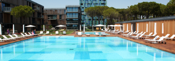 alt="rivestimenti-piscine-design-merville-jesolo-venezia-vitreo-trend-mosaici"