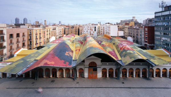alt="rivestimentodifacciata-architettura-barcellona-marcatodisantacaterina-studiomirallestagliabue"