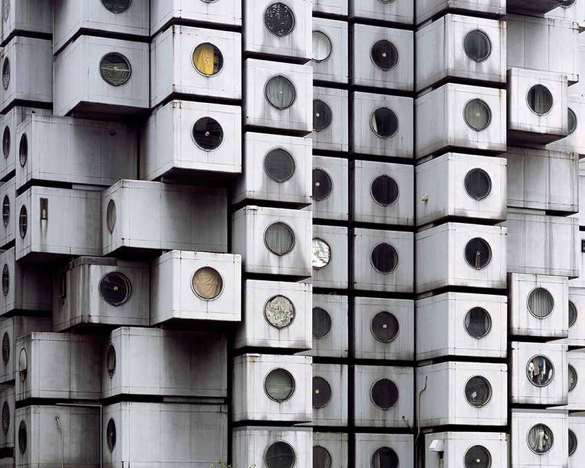 alt="Modulo in architettura e design - Capsule tower Tokyo - Kisho Kurokawa"