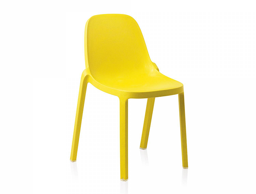 alt="Giallo il colore dell'estate 2019 - Bloom chair di Emeco - Philippe Starck"