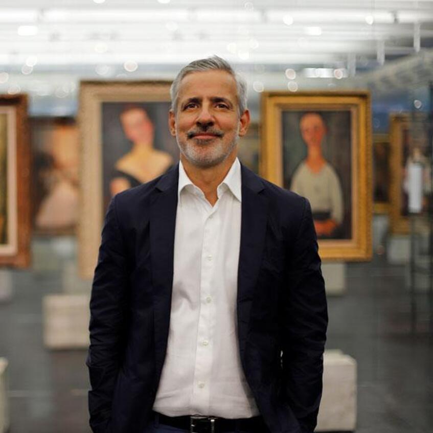 alt: "materialiedesign-biennale-arte-2024-curatore-pedrosa"