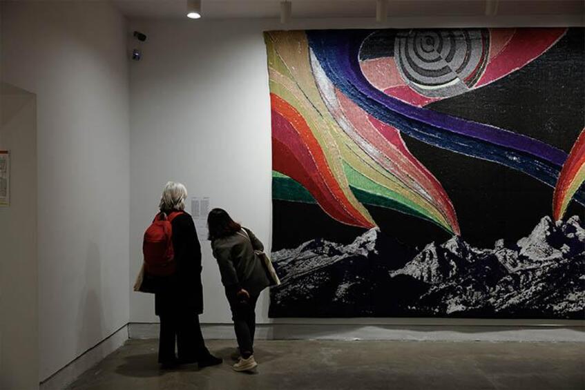 alt: "materialiedesign-biennale-arte-2024-stranieri-ovunque"