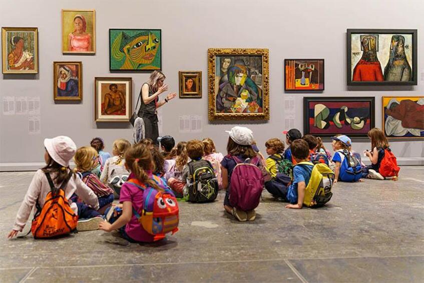 alt: "materialiedesign-biennale-arte-2024-educational-visite-scuole"