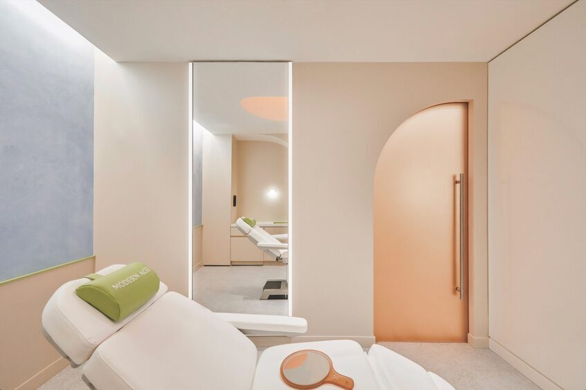 alt: "materialiedesign-trend-quiet-colors-modern-age-wellness-studio_Madelynn_Ringo_designer"