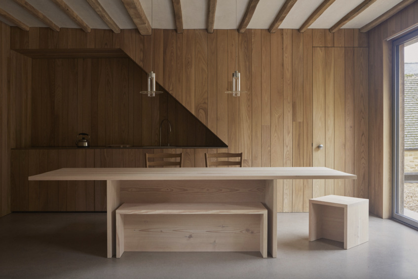alt: "materialiedesign-trend2025-minimale-materico-john-pawson"